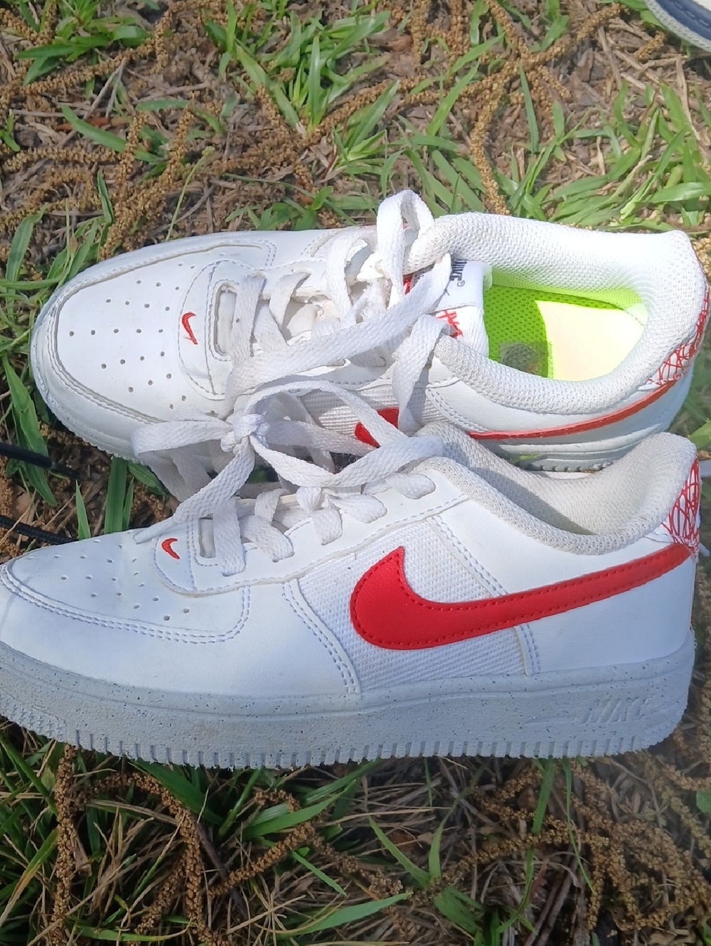 Nike Kids' White & Red Low-Top Sneakers